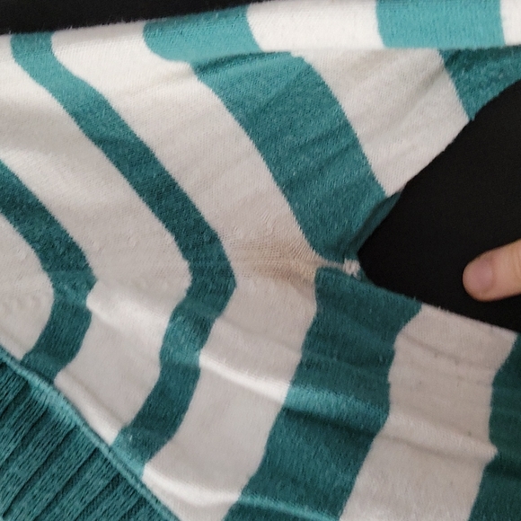 Striped v-neck sweater - Picture 4 of 4